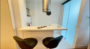 Studio no Arpoador a 2 minutos da praia F O 240 ap303